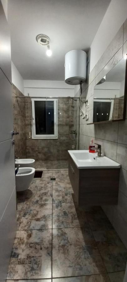Guesthouse Bela ติรานา ภายนอก รูปภาพ