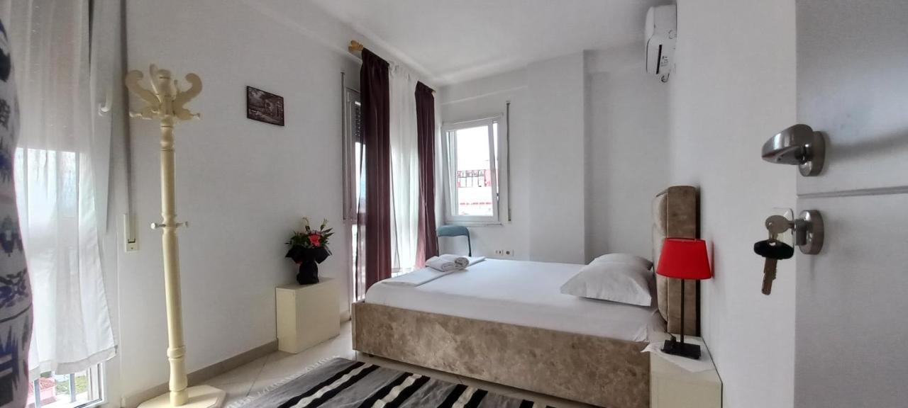 Guesthouse Bela ติรานา ภายนอก รูปภาพ